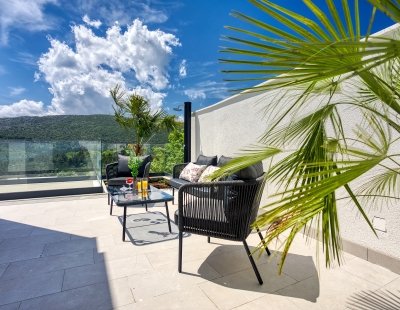 Book a villa holiday in Omis