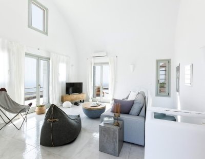 Holiday villas in Santorini