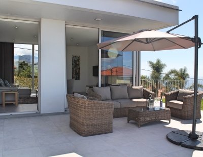 Villa rentals in Calheta