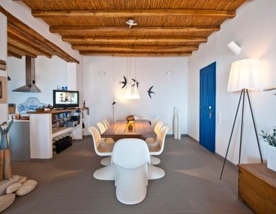 Holiday villas in Greece