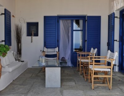 Villa rentals in Paros