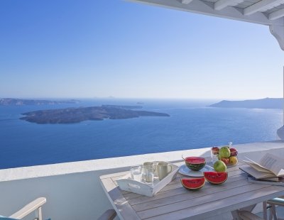 Holiday villas in Santorini