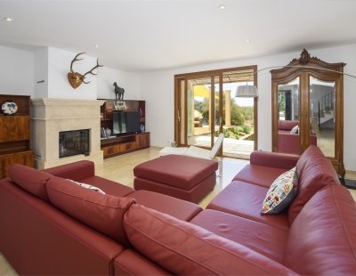 Book a villa holiday in Cala d'Or