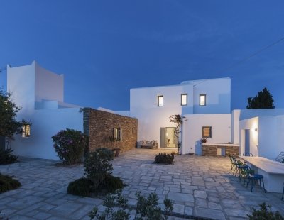 Book a villa in Paros