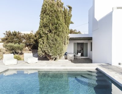 Holiday villas in Greece