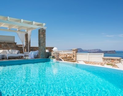 Villa holidays in Santorini
