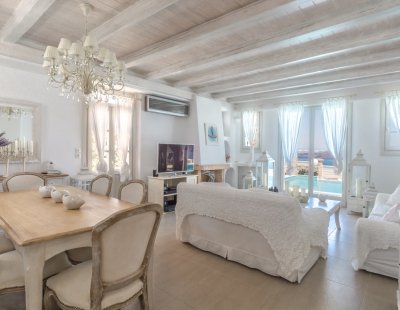 Book a villa in Santorini