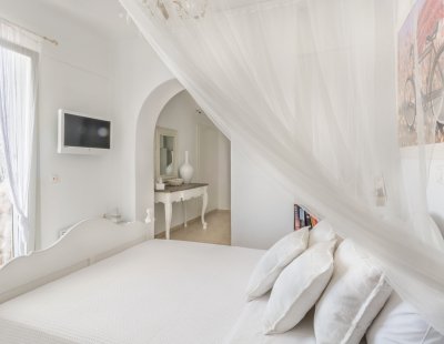 Villa holidays in Santorini