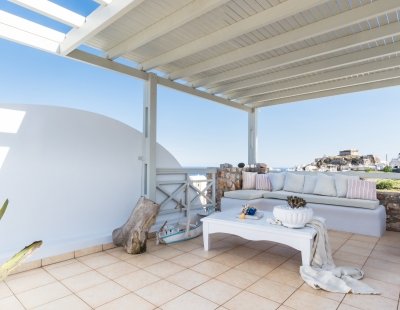 Holiday villas in Santorini
