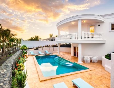 Villa in Puerto Calero to rent