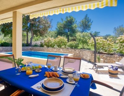 Villas in Brac