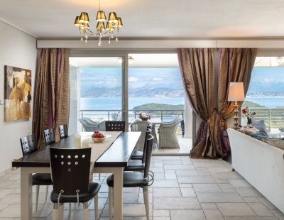 Holiday villas in Greece