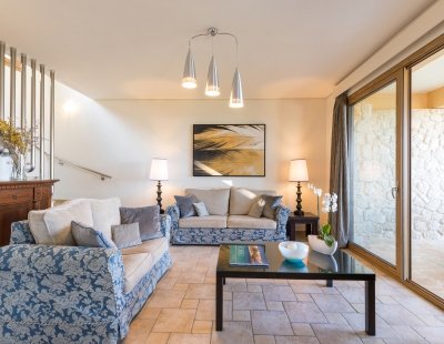Holiday villas in Greece