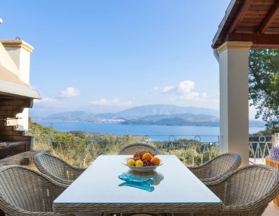 Holiday villas in Greece