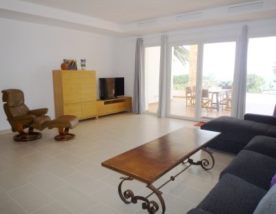 Book a villa in Binibeca