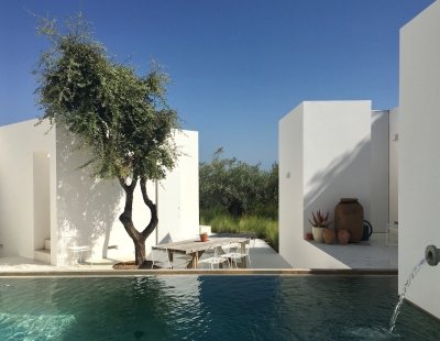 Villa rentals in Almancil