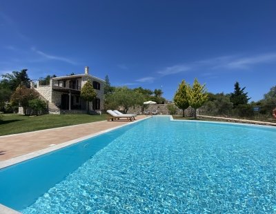 Book a villa holiday in Spanochori