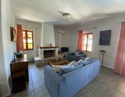 Book a villa holiday in Vafkeri