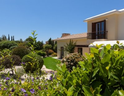 Book a villa holiday in Aphrodite Hills Resort