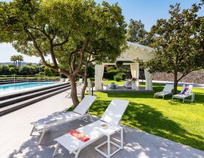 Book a villa holiday in Acireale