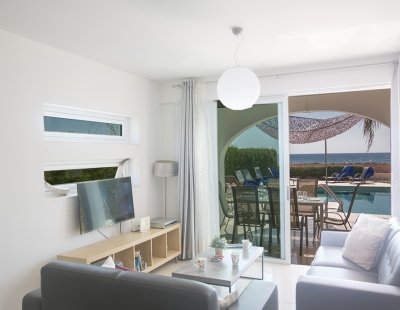 Villa holidays in Nissi Beach