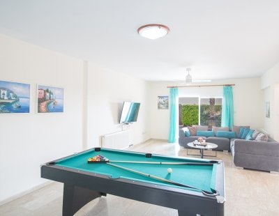 Holiday villas in Nissi Beach