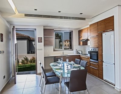 Book a villa in Nissi Beach