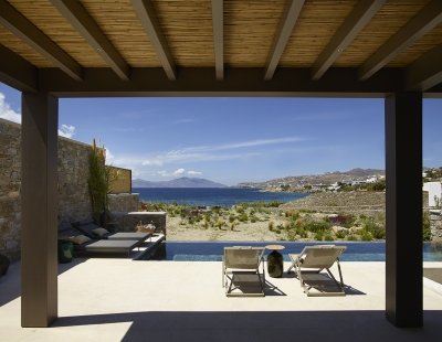 Holiday villas in Greece