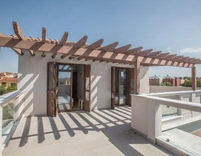 Book a villa holiday in Nissi Beach