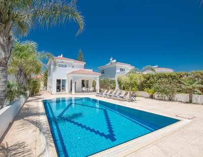 Villas in Nissi Beach