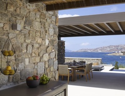 Holiday villas in Greece