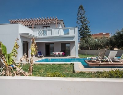 Holiday villas in Nissi Beach