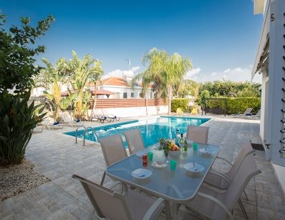 Holiday home in Cyprus villa booking
