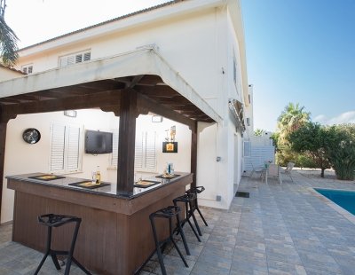 Holiday villas in Nissi Beach