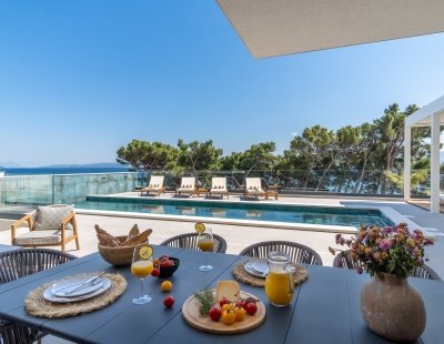 Villa holidays in Omis