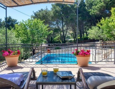 Book a villa in Omis