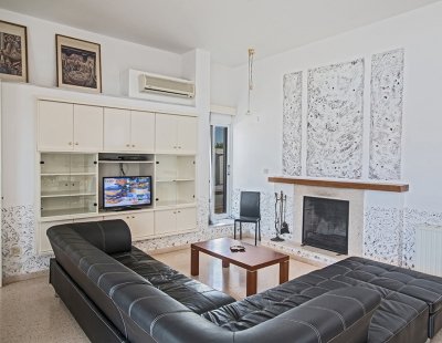 Book a villa holiday in Nissi Beach
