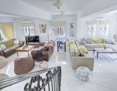 Book a villa holiday in Nissi Beach