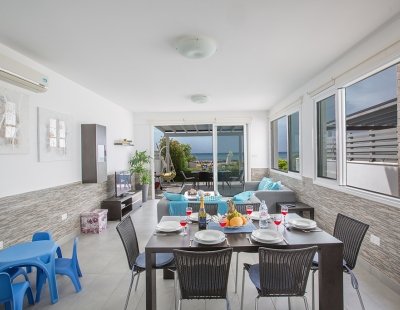 Holiday villas in Nissi Beach