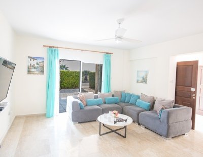 Villa rentals in Nissi Beach