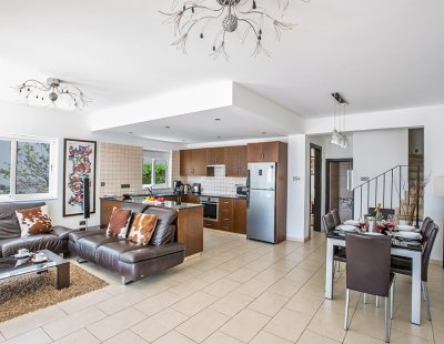 Book a villa holiday in Nissi Beach