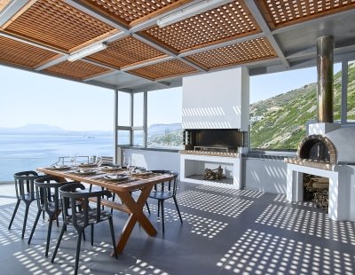 Holiday villas in Greece