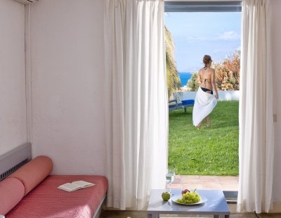 Holiday villas in Greece