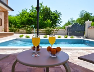 Book a villa in Porec