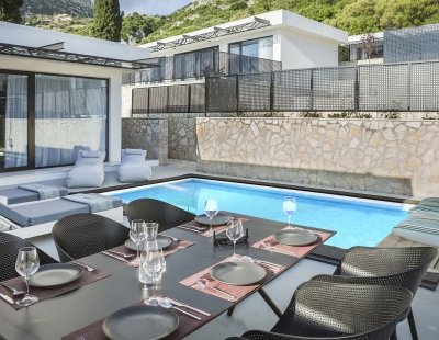 Book a villa in Chionata