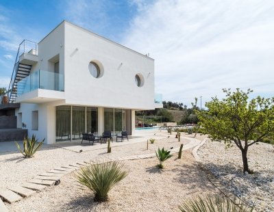 Villa holidays in Noto