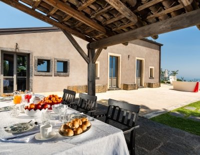 Book a villa holiday in Italy