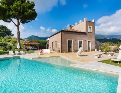 Villas in Acireale