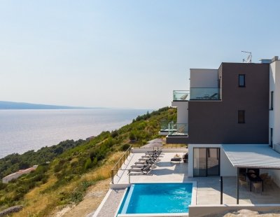 Villas in Omis