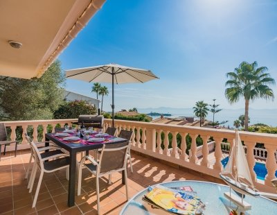 Book a villa in Spain
